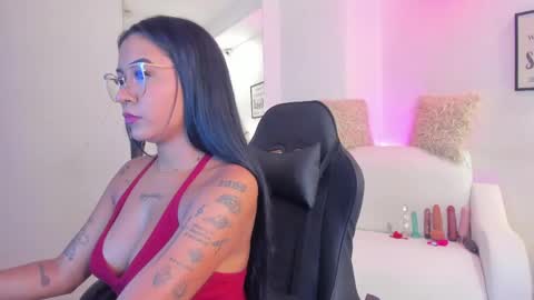 Snapshot of melan_owen chatting on May 25, 10:54 am melan_owen online show from May 25, 10:54 am