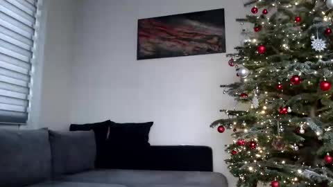 Melania online show from December 10, 12:38 pm