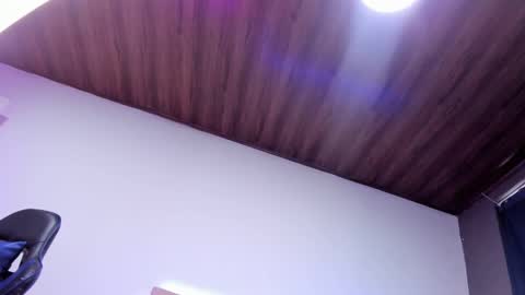 Snapshot of melani_xc chatting on February 17, 5:53 pm MELANI - online show from February 17, 5:53 pm