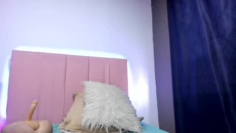 Snapshot of melani_xc chatting on February 20, 3:41 pm MELANI - online show from February 20, 3:41 pm