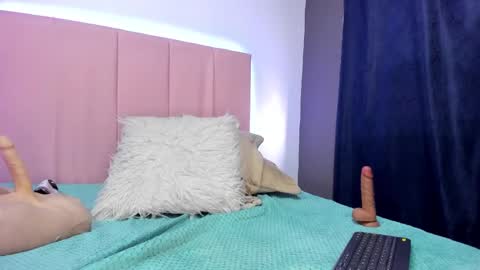 Snapshot of melani_xc chatting on February 20, 6:46 pm MELANI - online show from February 20, 6:46 pm