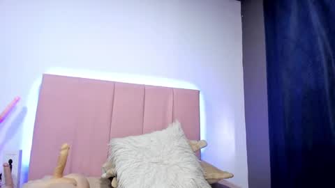 Snapshot of melani_xc chatting on February 24, 5:53 pm MELANI - online show from February 24, 5:53 pm