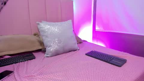 Snapshot of melani_xc chatting on November 1, 4:31 pm MELANI - online show from November 1, 4:31 pm