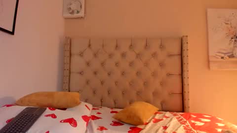 melania_xtreme online show from March 2, 5:19 am