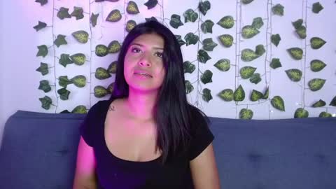 Snapshot of melanie_18_ chatting on May 11, 11:46 pm melanie online show from May 11, 11:46 pm