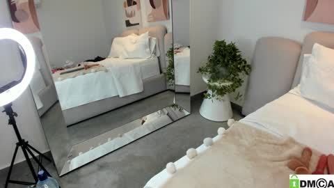 Snapshot of melanie__5 chatting on February 6, 6:51 am Melanie Baez online show from February 6, 6:51 am