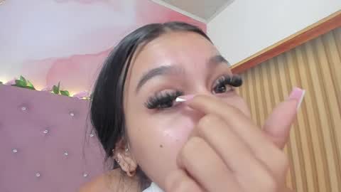 Snapshot of melanie__evans chatting on May 28, 10:56 am melanie__evans online show from May 28, 10:56 am