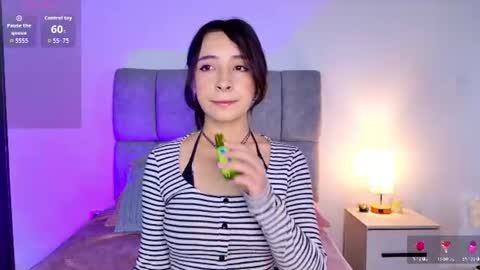 Snapshot of melanie__hills chatting on June 25, 11:37 am Melanie online show from June 25, 11:37 am