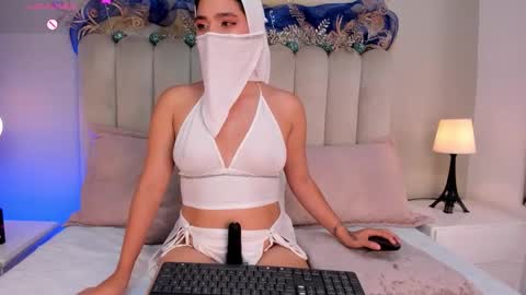 Melanie online show from December 2, 6:47 pm