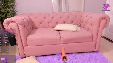 Snapshot of melanie_milleer chatting on December 27, 9:39 am Melanie Miller online show from December 27, 9:39 am