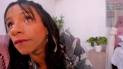 Snapshot of melanie_milleer chatting on October 20, 6:25 am Melanie Miller online show from October 20, 6:25 am