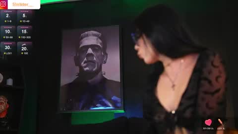 Snapshot of melanie_nyx chatting on June 6, 3:22 am Mel online show from June 6, 3:22 am