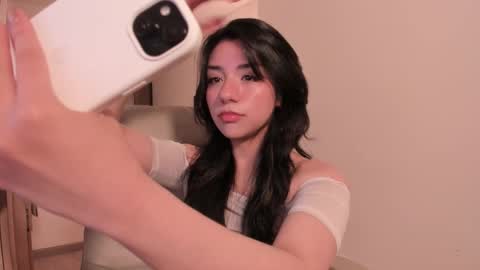 Snapshot of melanie_owo chatting on February 12, 12:05 am Melanie online show from February 12, 12:05 am