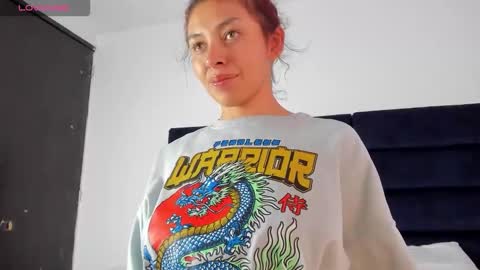 Melanie roux  online show from February 7, 12:09 pm