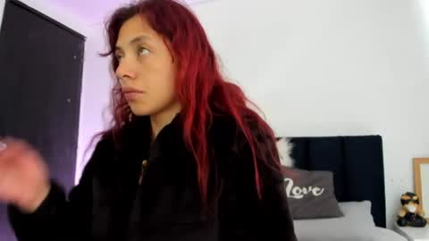 Melanie roux  online show from July 1, 12:40 pm