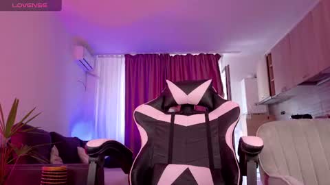 melanie_way online show from July 8, 1:04 pm