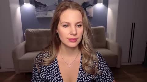 Snapshot of melaniebennett chatting on January 19, 6:17 am Melanie Bennett online show from January 19, 6:17 am