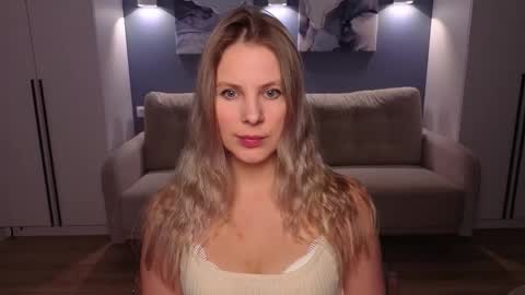 Snapshot of melaniebennett chatting on February 10, 6:28 am Melanie Bennett online show from February 10, 6:28 am