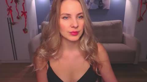 Snapshot of melaniebennett chatting on February 24, 6:00 am Melanie Bennett online show from February 24, 6:00 am