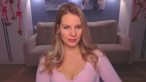 Snapshot of melaniebennett chatting on February 26, 6:23 am Melanie Bennett online show from February 26, 6:23 am