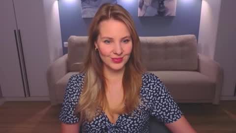 Snapshot of melaniebennett chatting on March 3, 6:19 am Melanie Bennett online show from March 3, 6:19 am