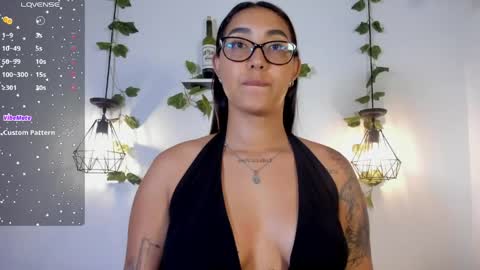 Snapshot of melanieecox chatting on June 2, 2:02 am Melanie online show from June 2, 2:02 am