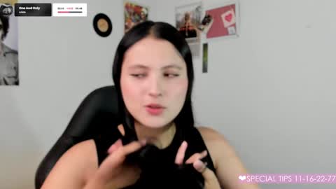 Snapshot of melanieev chatting on December 27, 4:43 pm mel online show from December 27, 4:43 pm