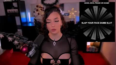 Melanie  online show from December 22, 6:27 pm