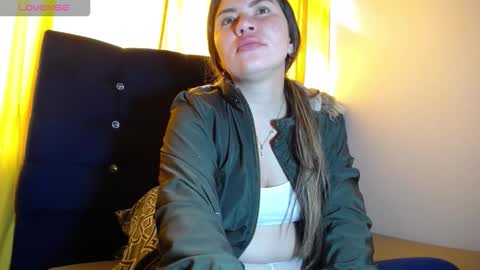 Snapshot of melanieparker20 chatting on November 19, 2:06 pm Melanie Parker online show from November 19, 2:06 pm