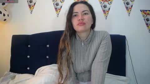 Snapshot of melanieparker20 chatting on July 17, 1:40 pm Melanie Parker online show from July 17, 1:40 pm