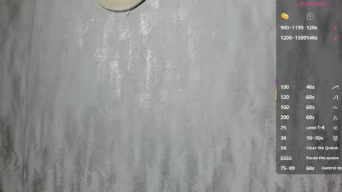 Snapshot of melanierioss_ chatting on February 28, 1:01 pm online show from February 28, 1:01 pm