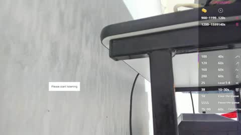 Snapshot of melanierioss_ chatting on May 10, 12:43 pm online show from May 10, 12:43 pm
