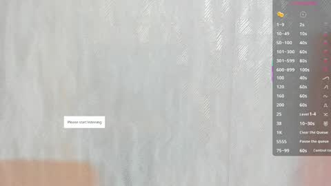 Snapshot of melanierioss_ chatting on May 16, 1:21 pm online show from May 16, 1:21 pm