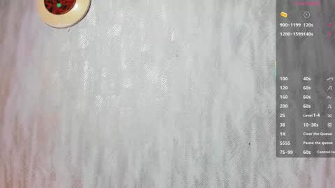 Snapshot of melanierioss_ chatting on June 5, 1:17 pm online show from June 5, 1:17 pm