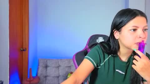 Snapshot of melanimorgan1 chatting on June 29, 1:12 am melanimorgan1 online show from June 29, 1:12 am