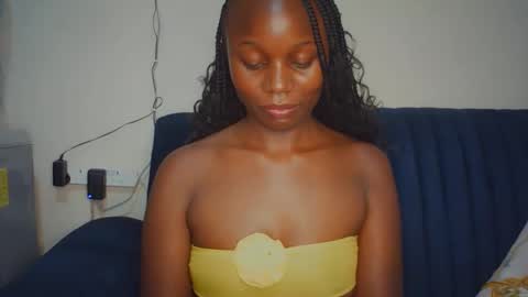 Snapshot of melanin_sassy96 chatting on November 27, 8:33 pm bad lil shawry online show from November 27, 8:33 pm