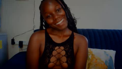 Snapshot of melanin_sassy96 chatting on December 1, 6:40 am bad lil shawry online show from December 1, 6:40 am