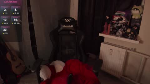 Snapshot of melante_s chatting on November 14, 7:12 pm Ash online show from November 14, 7:12 pm