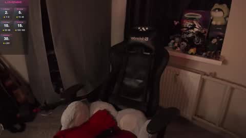 Snapshot of melante_s chatting on December 1, 4:23 pm Ash online show from December 1, 4:23 pm