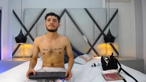 Snapshot of melanyandethan chatting on October 22, 10:53 pm melanyandethan online show from October 22, 10:53 pm