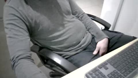 melbguy_075 online show from July 13, 7:11 am