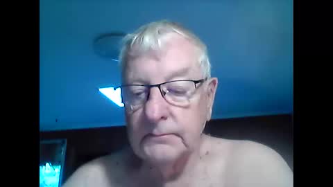 melbourne000 online show from May 5, 4:53 am