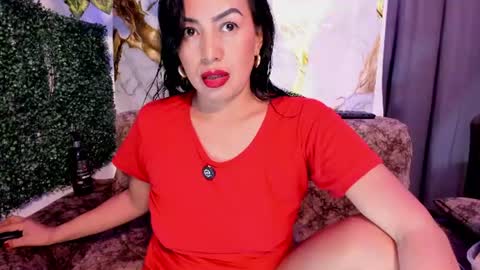 Snapshot of meleekxxx chatting on June 22, 8:17 pm MeleekXXX online show from June 22, 8:17 pm