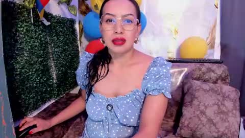 Snapshot of meleekxxx chatting on July 2, 8:15 pm MeleekXXX online show from July 2, 8:15 pm