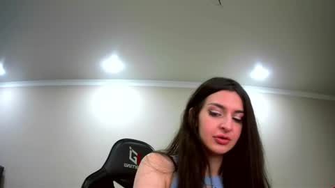 melena_caramel online show from April 9, 1:49 pm