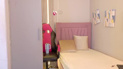 meli_peach online show from April 27, 7:34 pm