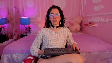 Snapshot of meliissasweet chatting on June 2, 11:45 am Meli online show from June 2, 11:45 am