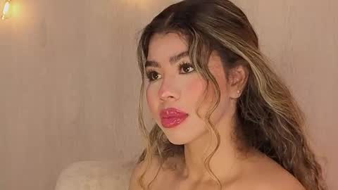 Snapshot of melina_ferrer1 chatting on July 23, 1:42 pm EI online show from July 23, 1:42 pm