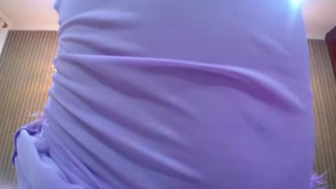 Snapshot of melisa_garcia chatting on May 18, 10:43 am Melissa online show from May 18, 10:43 am
