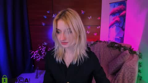 Snapshot of melisa_white1 chatting on December 18, 12:32 am Melisa online show from December 18, 12:32 am
